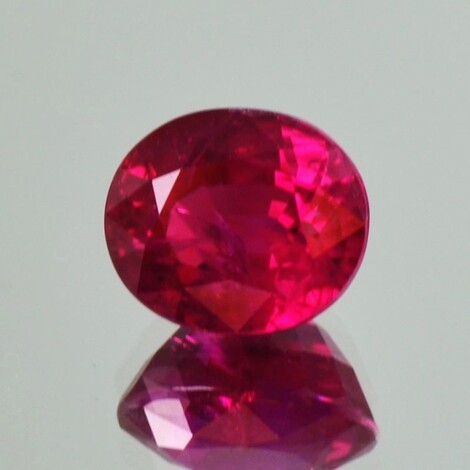 Rubin, Oval facettiert (3,83 ct.) aus Burma (Myanmar)