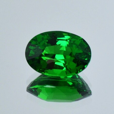 Tsavorit Granat oval intensives Grün 3,03 ct