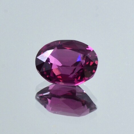 Spinel oval purple red 2.40 ct.