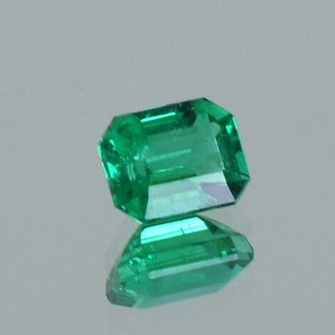 Smaragd octagon grün 0,73 ct.