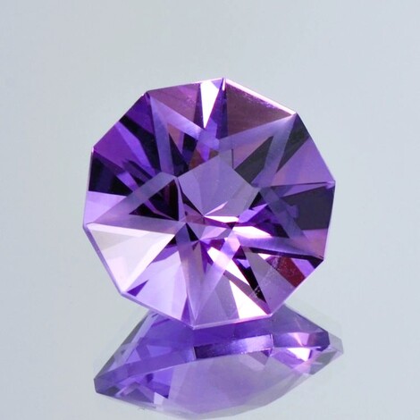 Amethyst mastercut intense lilac 17.30 ct.