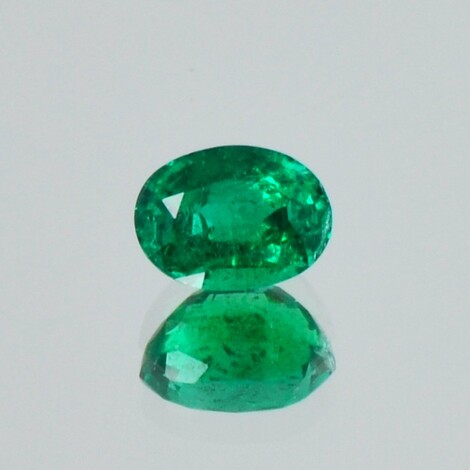 Smaragd oval grün 0,89 ct.