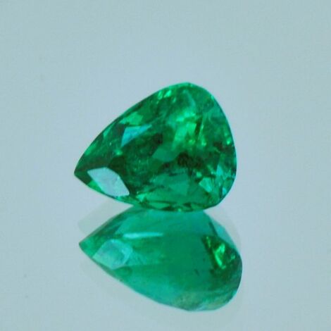 Emerald pear green 1.40 ct.