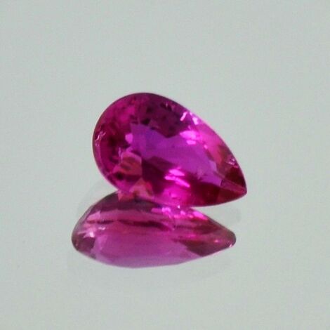 Rubin, Tropfen facettiert (1,04 ct.) aus Mosambik