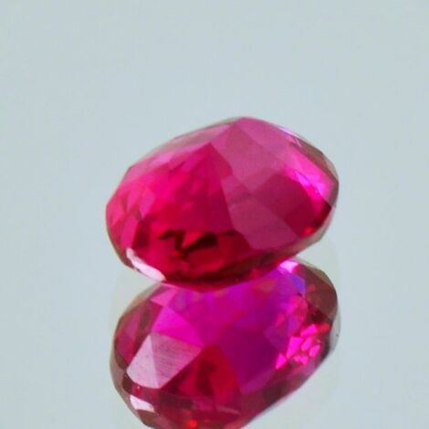 Rubin oval pink-rot unbehandelt 1,536 ct