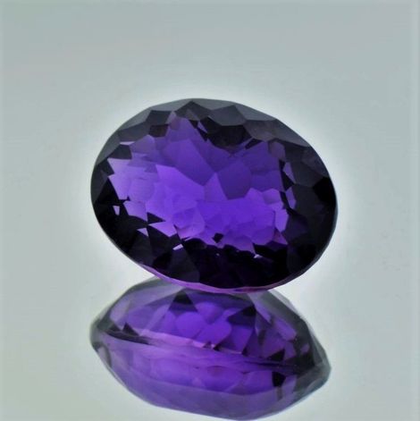 Amethyst, Design-Oval facettiert (19,90 ct.) aus Afrika Amethyst, Design-Oval facettiert (19,90 ct.) aus Afrika