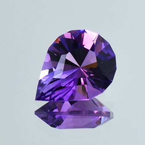 Amethyst Design-Tropfen violett 10,33 ct