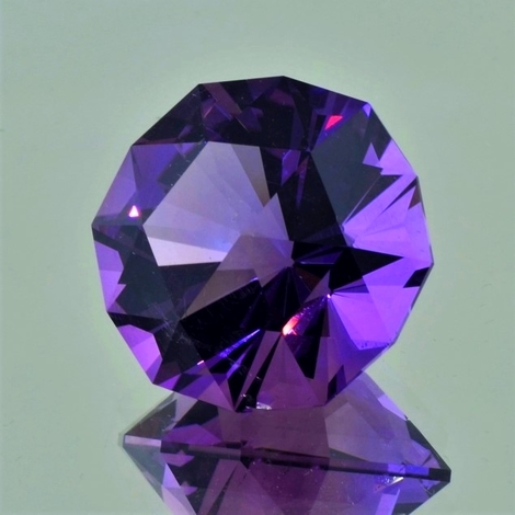 Amethyst, Design-Freiform facettiert (25,82 ct.) aus Brasilien Amethyst, Design-Freiform facettiert (25,82 ct.) aus Brasilien