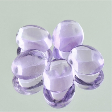 Amethyst Lot, Oval Cabochon (21,15 ct.) aus Brasilien Amethyst Lot, Oval Cabochon (21,15 ct.) aus Brasilien