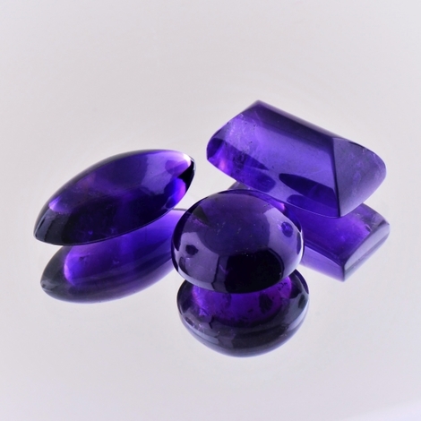 Amethyst Lot, Rund, Navette & Rechteck Cabochon (31,35 ct.) aus Brasilien Amethyst Lot, Rund, Navette & Rechteck Cabochon (31,35 ct.) aus Brasilien