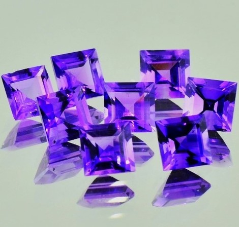 Amethyst Lot, Quadrat facettiert (12,95 ct.) aus Brasilien Amethyst Lot, Quadrat facettiert (12,95 ct.) aus Brasilien