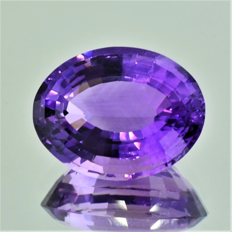 Amethyst, Oval facettiert (18,77 ct.) aus Brasilien