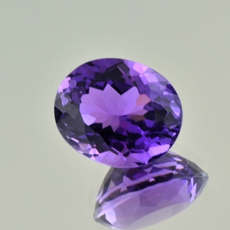 Amethyst oval violett 12,49 ct Amethyst oval violett 12,49 ct