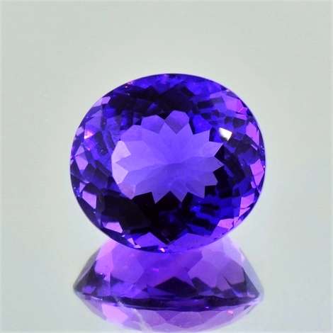 Amethyst, Oval facettiert (13,69 ct.) aus Bolivien Amethyst, Oval facettiert (13,69 ct.) aus Bolivien