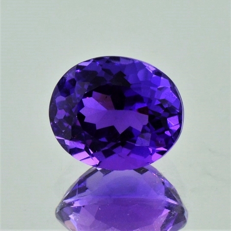 Amethyst, Oval facettiert (4,87 ct.) aus Brasilien Amethyst, Oval facettiert (4,87 ct.) aus Brasilien