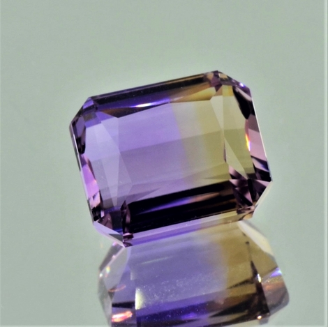 Ametrin, Achteck facettiert (10,67 ct.) aus Bolivien (Anahi Mine) Ametrin, Achteck facettiert (10,67 ct.) aus Bolivien (Anahi Mine)
