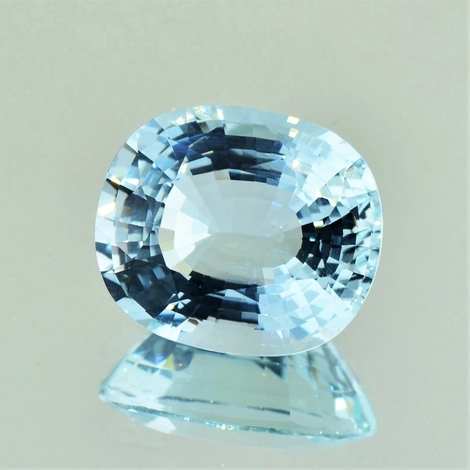 Aquamarin, Antikoval facettiert (10,01 ct.) aus Kenia Aquamarin, Antikoval facettiert (10,01 ct.) aus Kenia