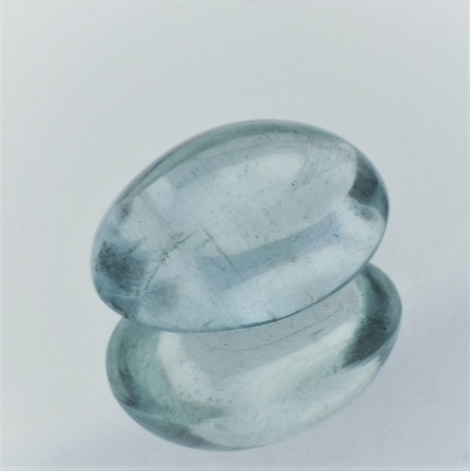 Aquamarine cabochon oval very light blue 9.97 ct