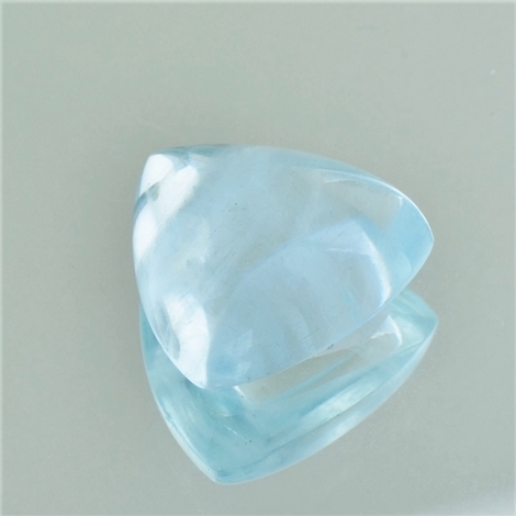 Aquamarin Cabochon trillion 7,52 ct Aquamarin Cabochon trillion 7,52 ct