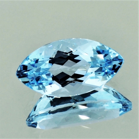 Aquamarin, Navette facettiert (10,55 ct.) aus Brasilien Aquamarin, Navette facettiert (10,55 ct.) aus Brasilien