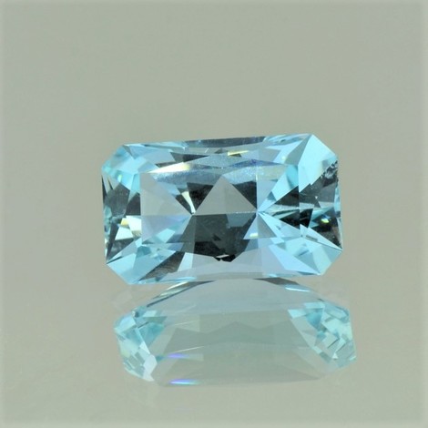 Aquamarin octagon hellblau 8,35 ct Aquamarin octagon hellblau 8,35 ct