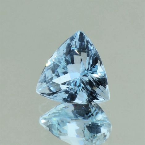 Aquamarin, Trillion facettiert (4,28 ct.) aus Nigeria Aquamarin, Trillion facettiert (4,28 ct.) aus Nigeria