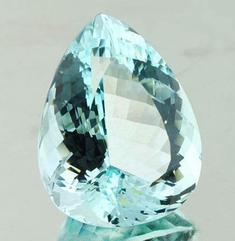 Aquamarin, Tropfen facettiert (27,94 ct.) aus Brasilien (Bahia) Aquamarin, Tropfen facettiert (27,94 ct.) aus Brasilien (Bahia)