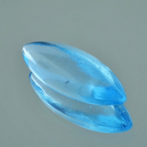 Blautopas, Navette Cabochon (12,90 ct.) aus Brasilien Blautopas, Navette Cabochon (12,90 ct.) aus Brasilien