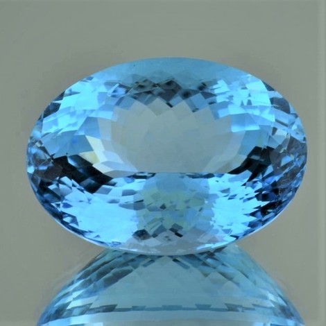 Blautopas, Oval facettiert (91,45 ct.) aus Brasilien Blautopas, Oval facettiert (91,45 ct.) aus Brasilien