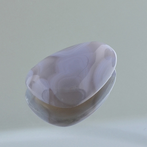 Chalcedony cabochon pear 17.11 ct