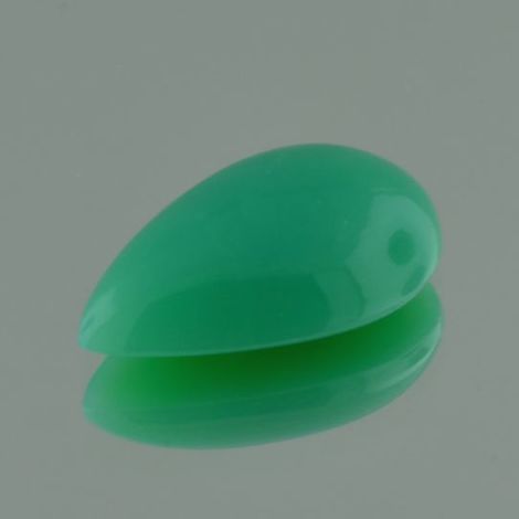 Chrysoprase cabochon pear green 23.93 ct. Chrysoprase cabochon pear green 23.93 ct.