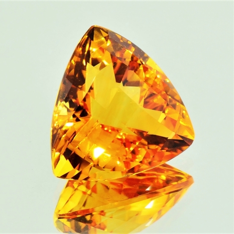 Citrin, Triangel facettiert (17,02 ct.) aus Brasilien (Minas Gerais) Citrin, Triangel facettiert (17,02 ct.) aus Brasilien (Minas Gerais)