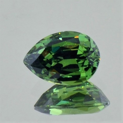 Demantoid, Tropfen facettiert (3,18 ct.) aus Namibia (Erongo, Green Dragon Mine)