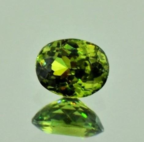 Demantoid, Oval facettiert (1,16 ct.) aus Namibia (Erongo Region)