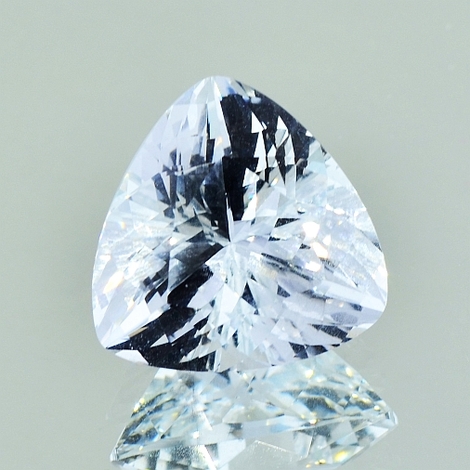 Goshenit, Trillion facettiert (10,48 ct.) aus Brasilien (Minas Gerais) Goshenit, Trillion facettiert (10,48 ct.) aus Brasilien (Minas Gerais)