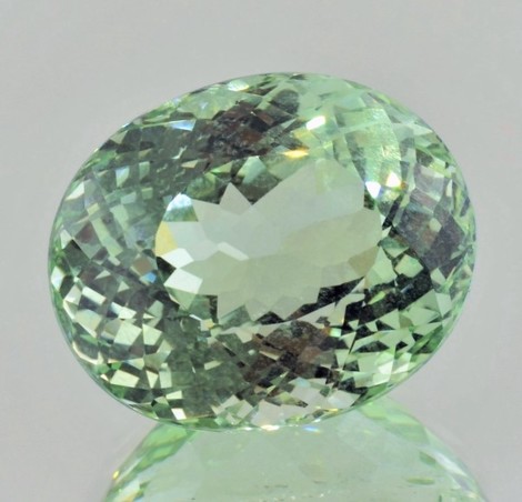 Edelberyll, Oval facettiert (64,22 ct.) aus Brasilien (Minas Gerais)