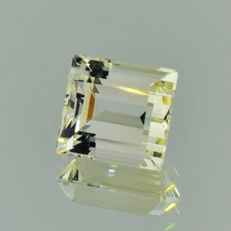 Edelberyll, Rechteck facettiert (7,75 ct.) aus Nigeria Edelberyll, Rechteck facettiert (7,75 ct.) aus Nigeria
