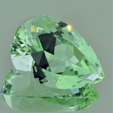 Edelberyll, Tropfen facettiert (38,58 ct.) aus Brasilien (Minas Gerais)