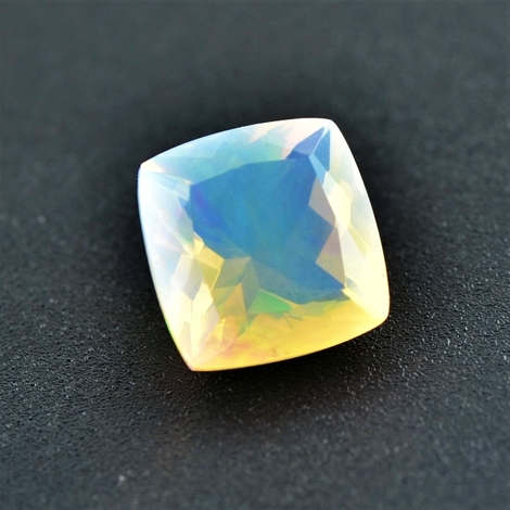 Edelopal antik facettiert 3,35 ct Edelopal antik facettiert 3,35 ct