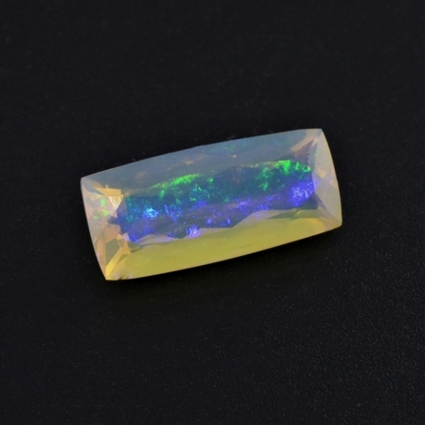 Edelopal antik zartgelb 5,84 ct Edelopal antik zartgelb 5,84 ct
