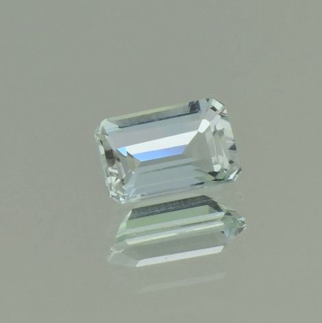 Oligoklas (Feldspat), Achteck facettiert (2,23 ct.) aus Madagaskar