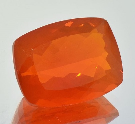 Feueropal, Antik facettiert (16,47 ct.) aus Mexiko Feueropal, Antik facettiert (16,47 ct.) aus Mexiko