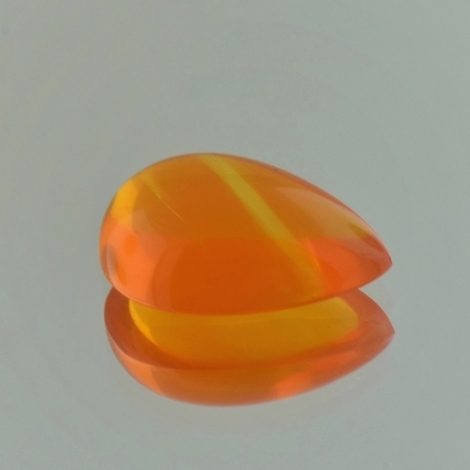 Feueropal, Tropfen Cabochon (11,56 ct.) aus Brasilien (Rio Grande do Sul) Feueropal, Tropfen Cabochon (11,56 ct.) aus Brasilien (Rio Grande do Sul)