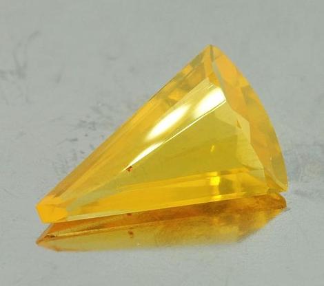 Feueropal Fantasy gelb 3,76 ct Feueropal Fantasy gelb 3,76 ct