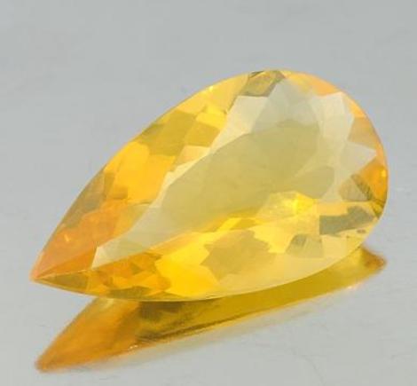 Feueropal Tropfen goldgelb 8,82 ct Feueropal Tropfen goldgelb 8,82 ct