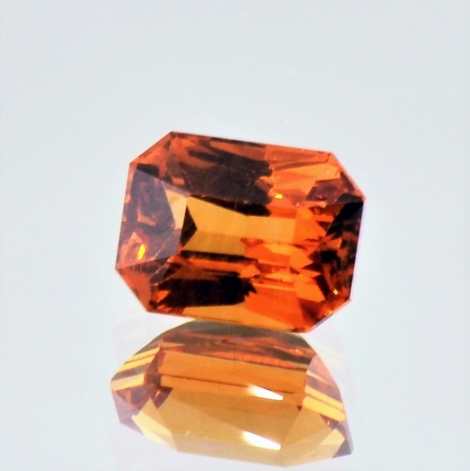 Granat octagon orange 3,75 ct Granat octagon orange 3,75 ct