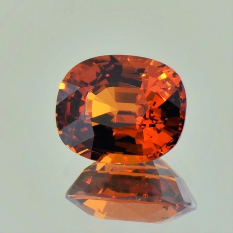 Spessartin Granat, Antikoval facettiert (5,76 ct.) aus Mosambik Spessartin Granat, Antikoval facettiert (5,76 ct.) aus Mosambik