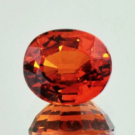 Spessartin Granat, Oval facettiert (5,47 ct.) aus Nigeria (Iseyin) Spessartin Granat, Oval facettiert (5,47 ct.) aus Nigeria (Iseyin)
