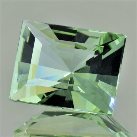 Edelberyll, Design-Rechteck facettiert (59,35 ct.) aus Brasilien (Minas Gerais)