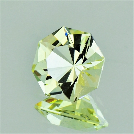 Heliodor, Design-Achteck facettiert (4,97 ct.) aus Brasilien Heliodor, Design-Achteck facettiert (4,97 ct.) aus Brasilien